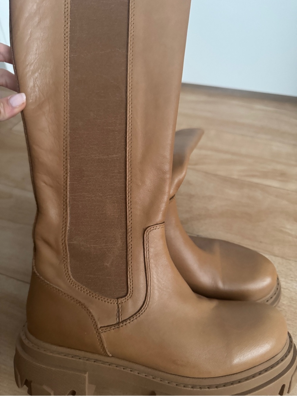 EUC Steve Madden Tan Boots - Picture 7 of 11